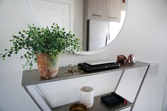 Tips to create an entryway in a small space